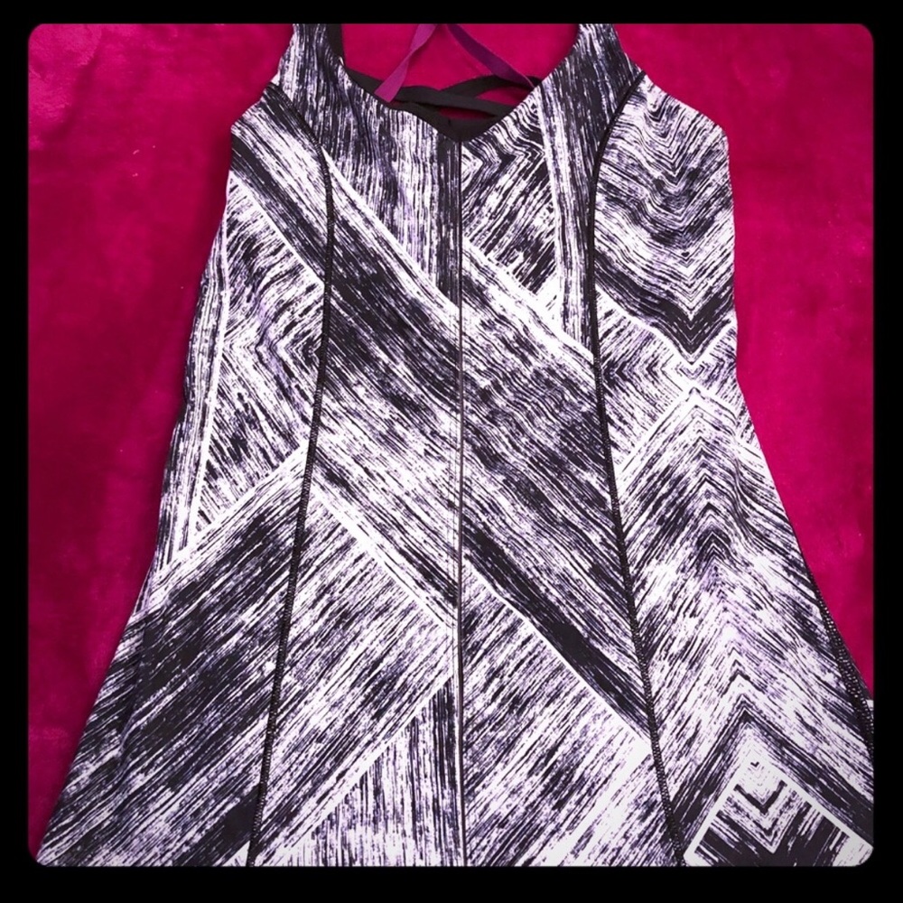 Lululemon workout top